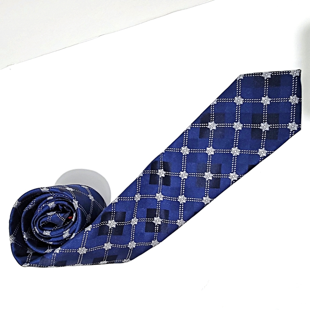 Hallmark Christmas Holiday Neck Tie Snowflake Blue Metallic